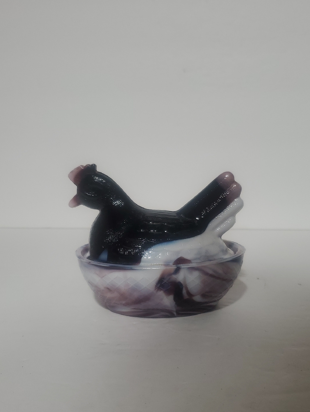 Vtg Purple &  White Swirl Slag Hen On Nest
